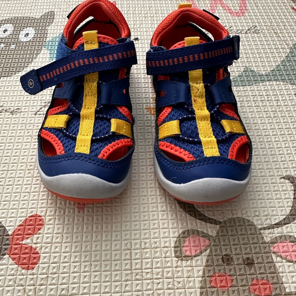 Stride Rite Wade Kid's Machine Washable Closed Toe Sneaker Sandal 6.5W Used